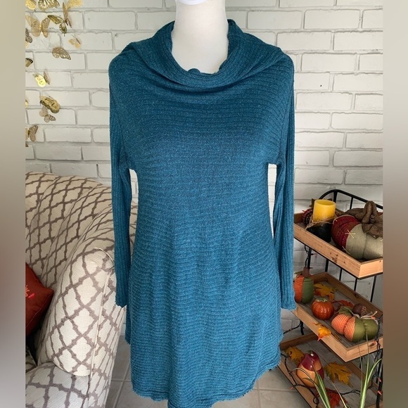 We the Free Size Small Lovers Ribbed Split Back Thermal Cowl Neck Top Blue - Picture 2 of 5